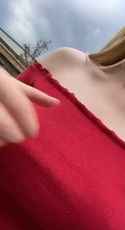 I love bouncing my tits in public