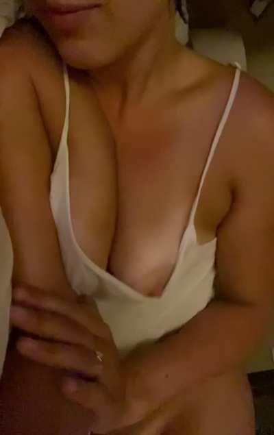 Do you like how my soft natural tits bounce Would you play with them if you woke up next to this